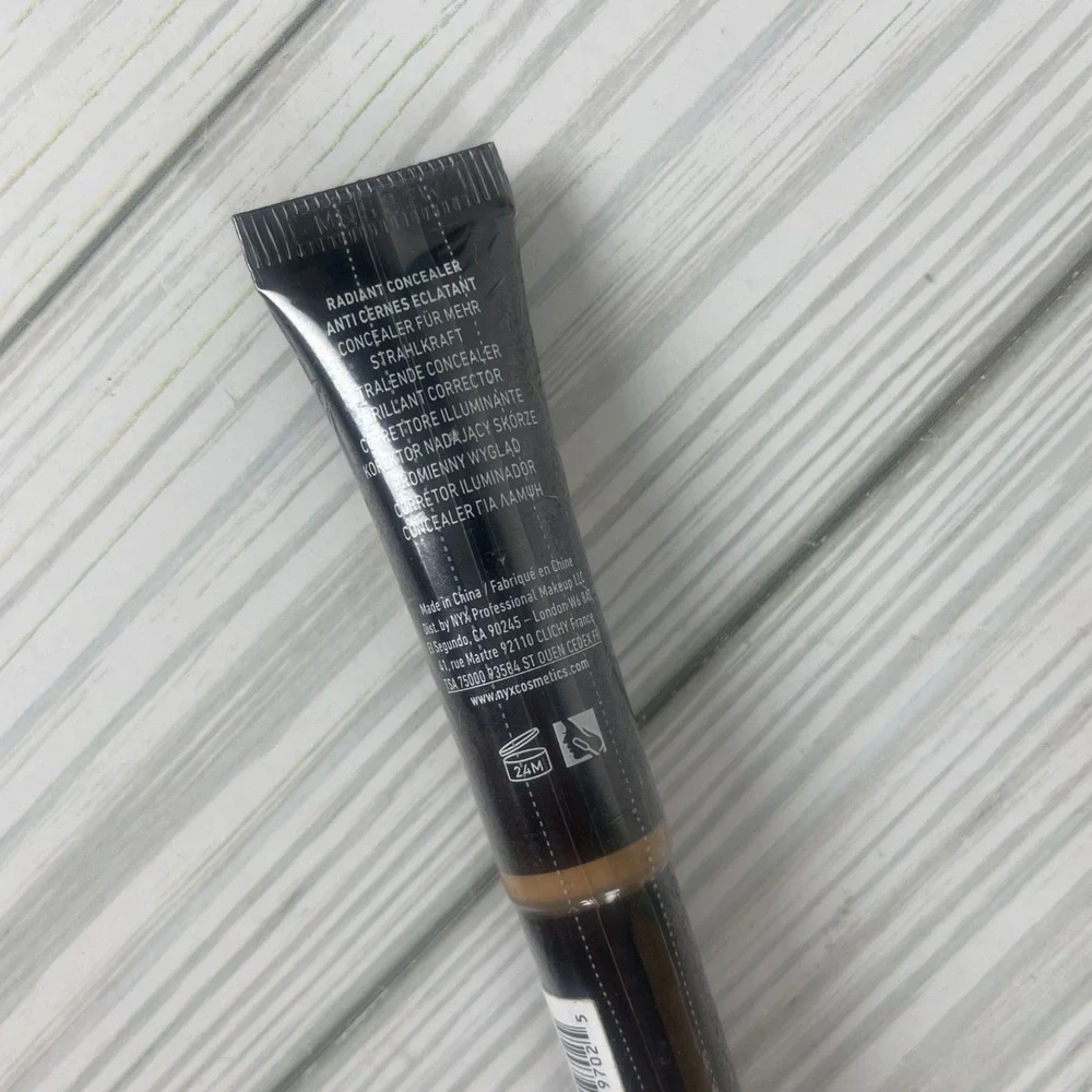 NYX PROFESSIONAL MAKEUP Born‎ To Glow Radiant Concealer- GOLDEN BTGC13
